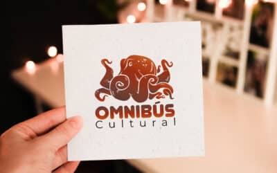 Logotipo de Omnibus Cultural